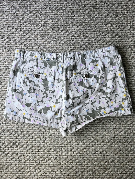 GAP Women’s Summer Shorts N Summer Azalea Floral - Picture 2 of 4